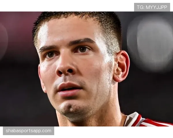 姆巴佩家里那阵仗，看得我这个月都得节衣缩食了吧？