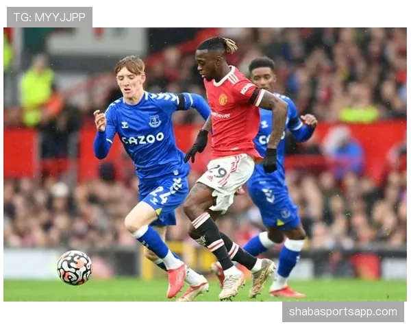 接管禁区抢点，艾克森较赛季初更具威胁